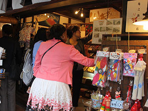 川越菓子屋横町で