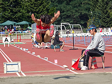 大会新で優勝した町井選手の走幅跳び