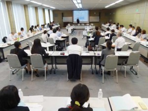 １日目の全体会議の会場