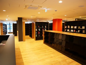 IMG_0134北2F図書館内部